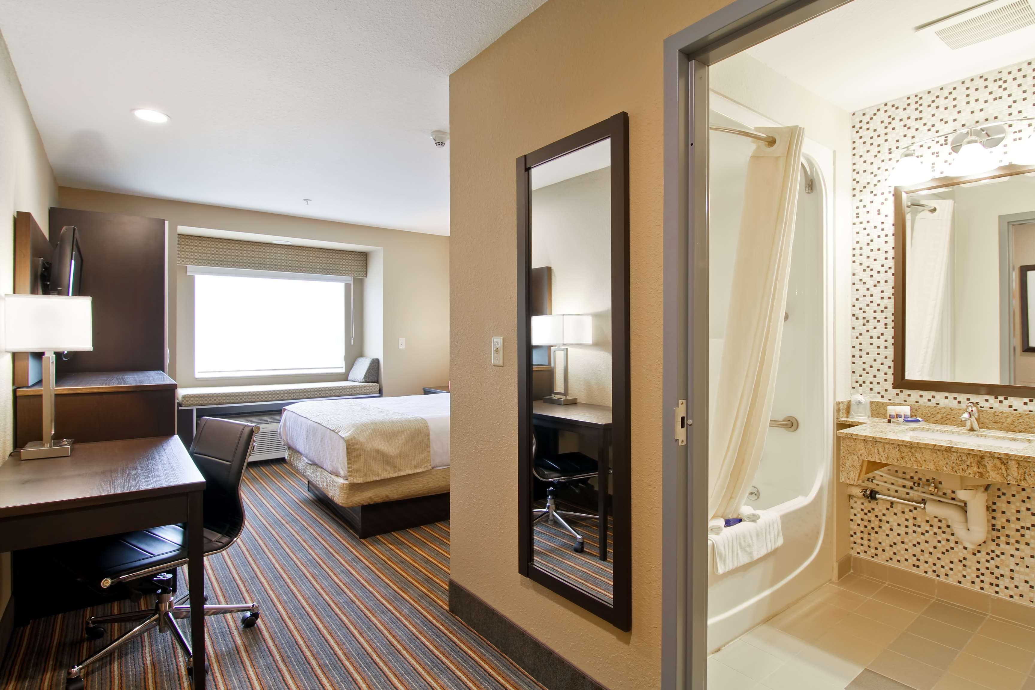 Best Western Plus Woodstock Inn&Suites Extérieur photo