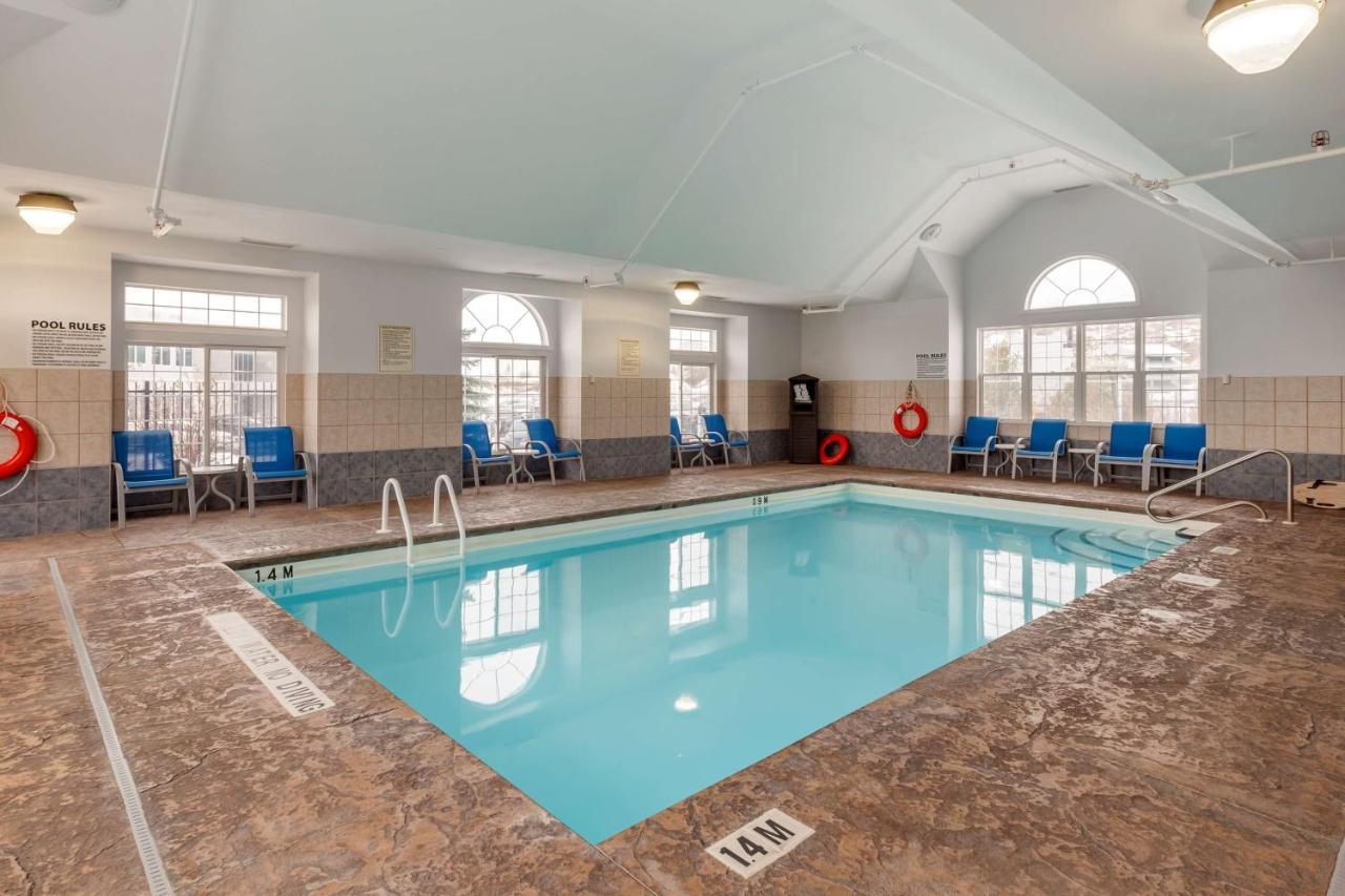 Best Western Plus Woodstock Inn&Suites Extérieur photo