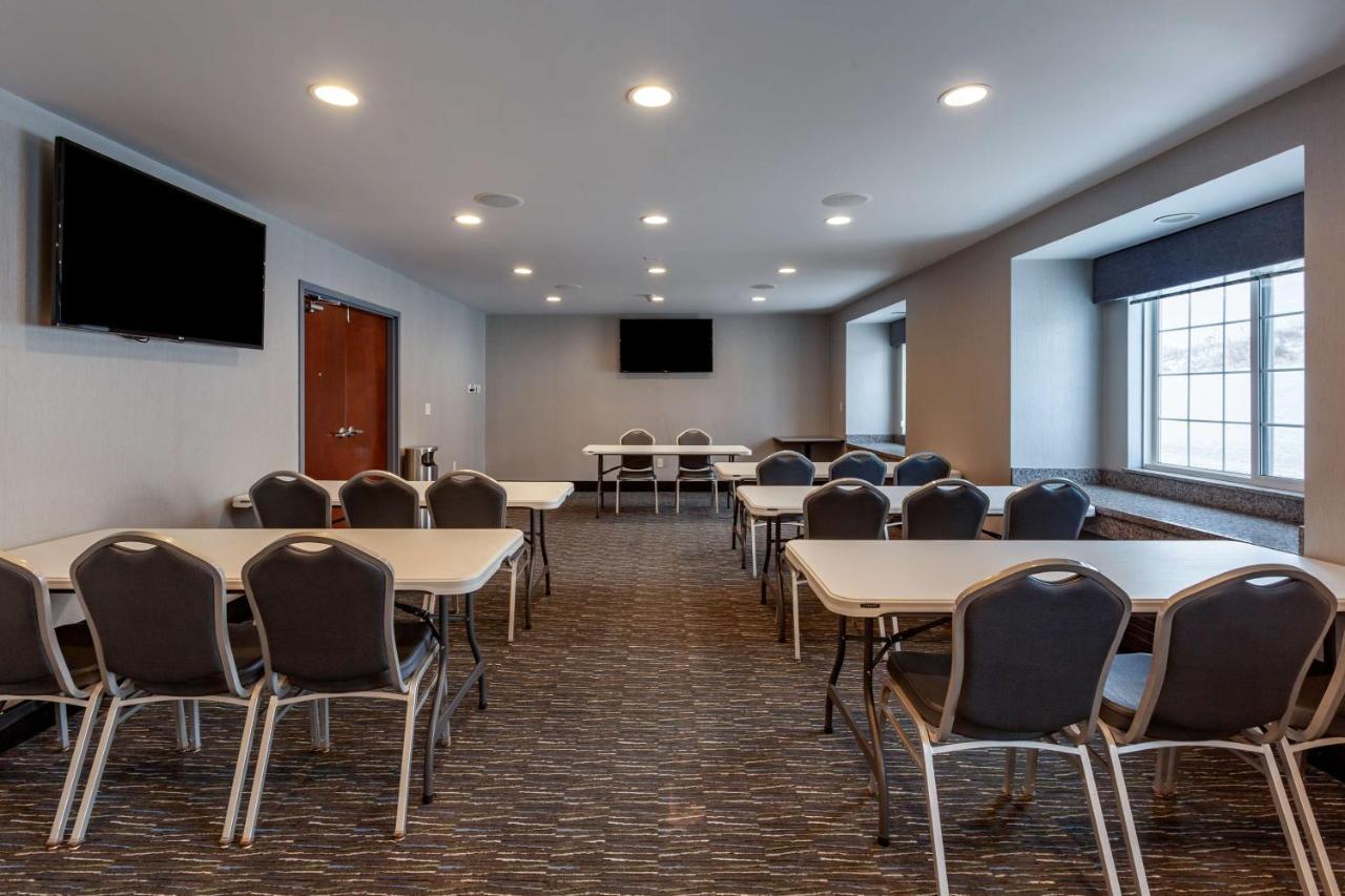 Best Western Plus Woodstock Inn&Suites Extérieur photo