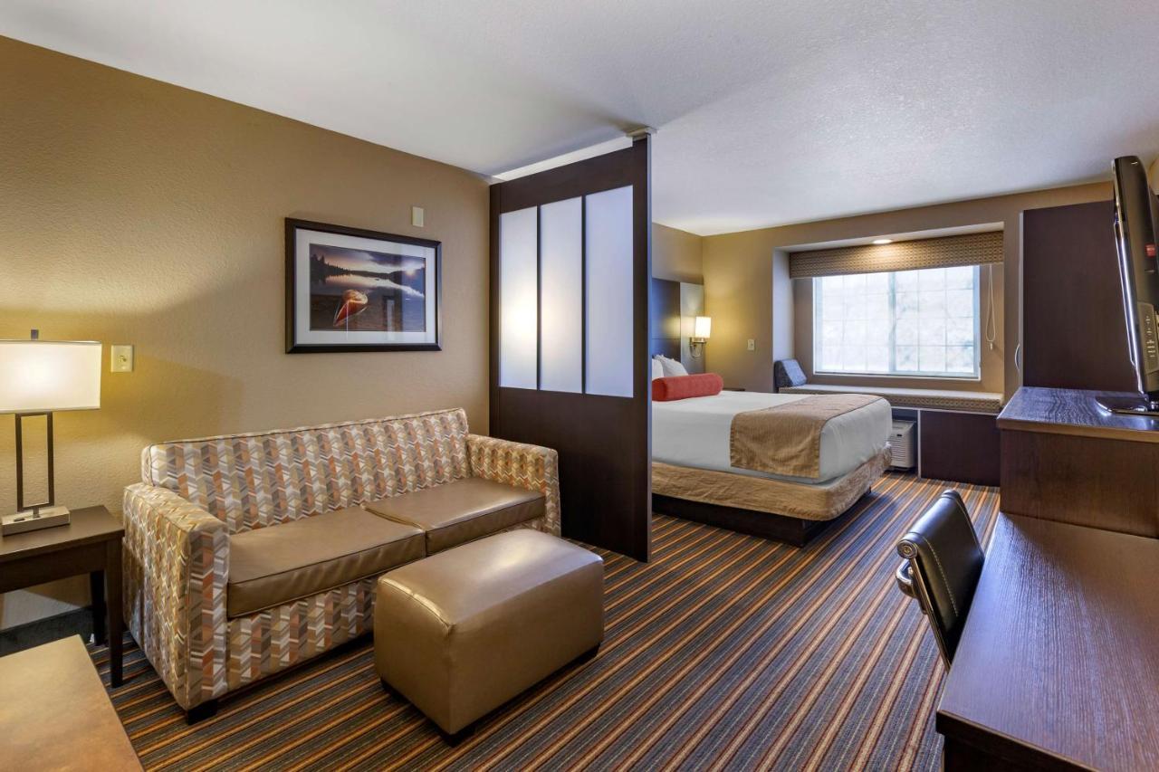 Best Western Plus Woodstock Inn&Suites Extérieur photo