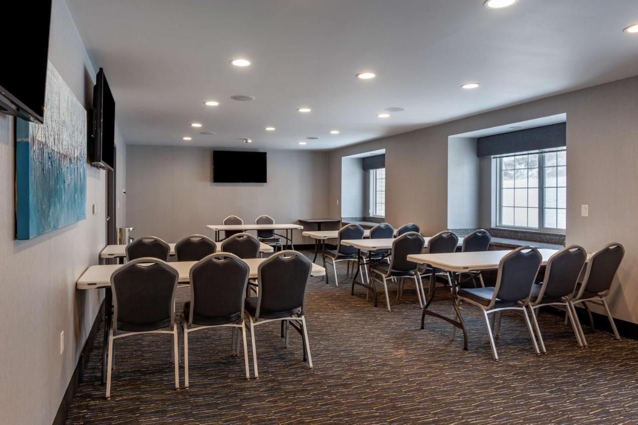 Best Western Plus Woodstock Inn&Suites Extérieur photo