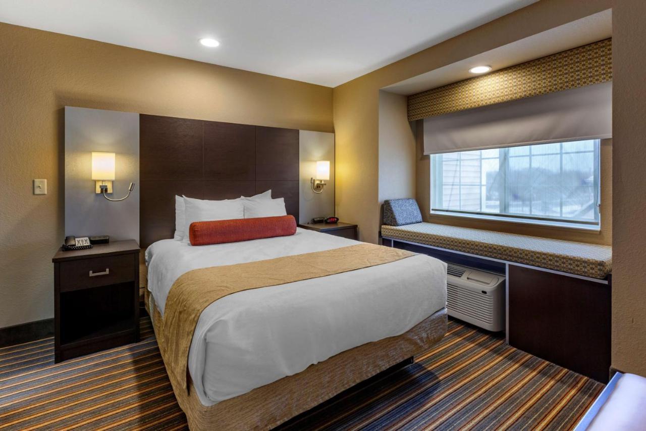 Best Western Plus Woodstock Inn&Suites Extérieur photo