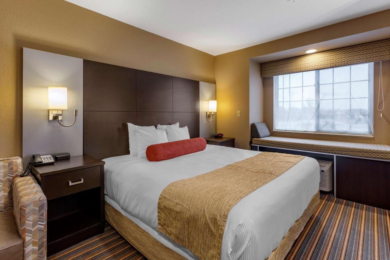 Best Western Plus Woodstock Inn&Suites Extérieur photo