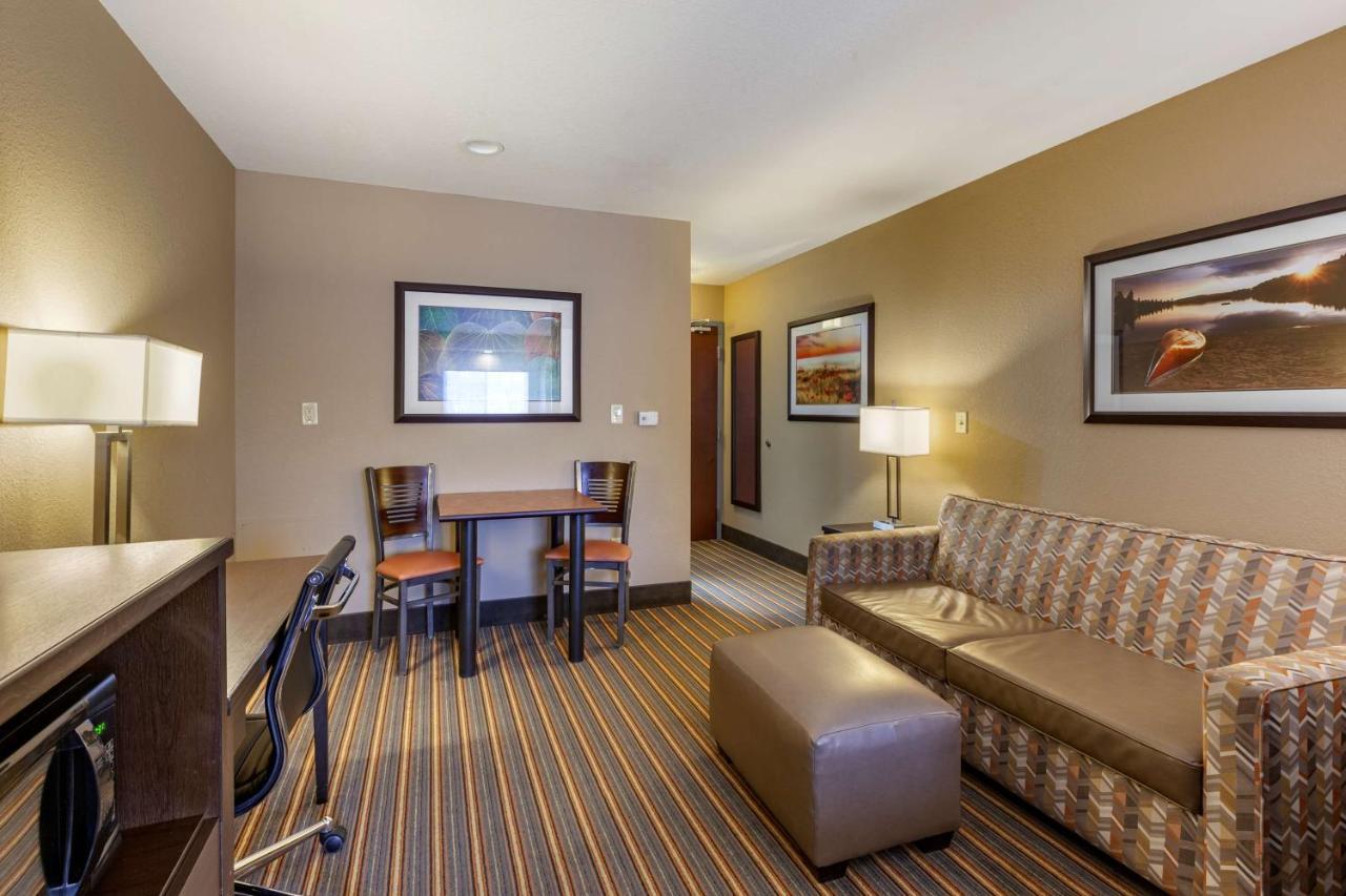 Best Western Plus Woodstock Inn&Suites Extérieur photo