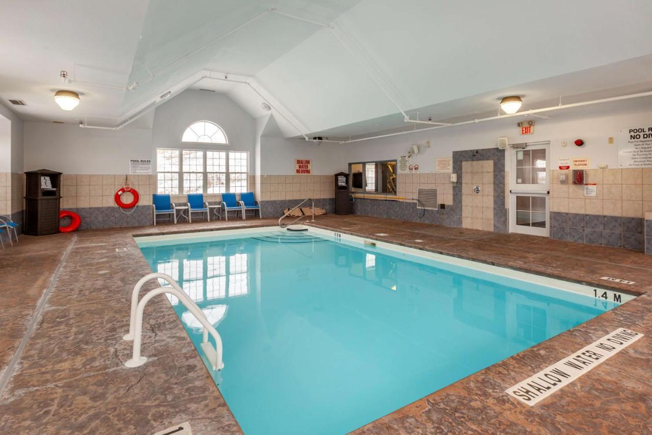 Best Western Plus Woodstock Inn&Suites Extérieur photo